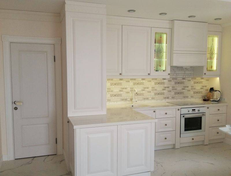 белая кухня городская классика в Нижневартовске