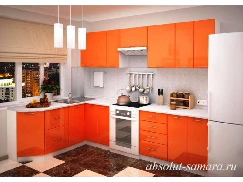 угловая оранжевая кухня в Нижневартовске