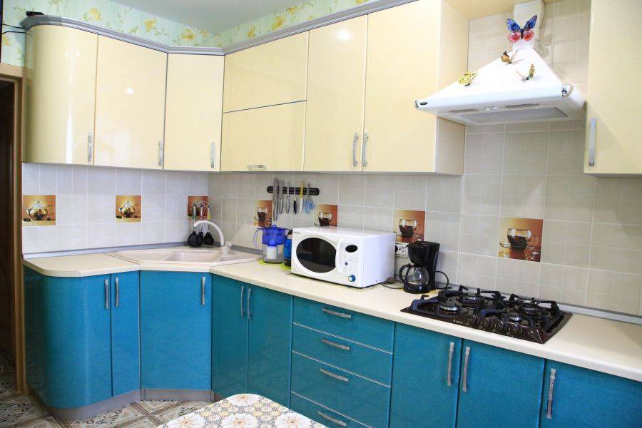 угловая радиусная кухня в Нижневартовске