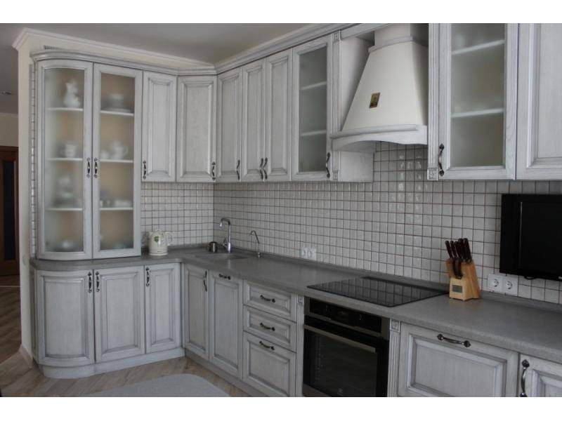 кухня из массива дуба беленый с патиной серебро в Нижневартовске