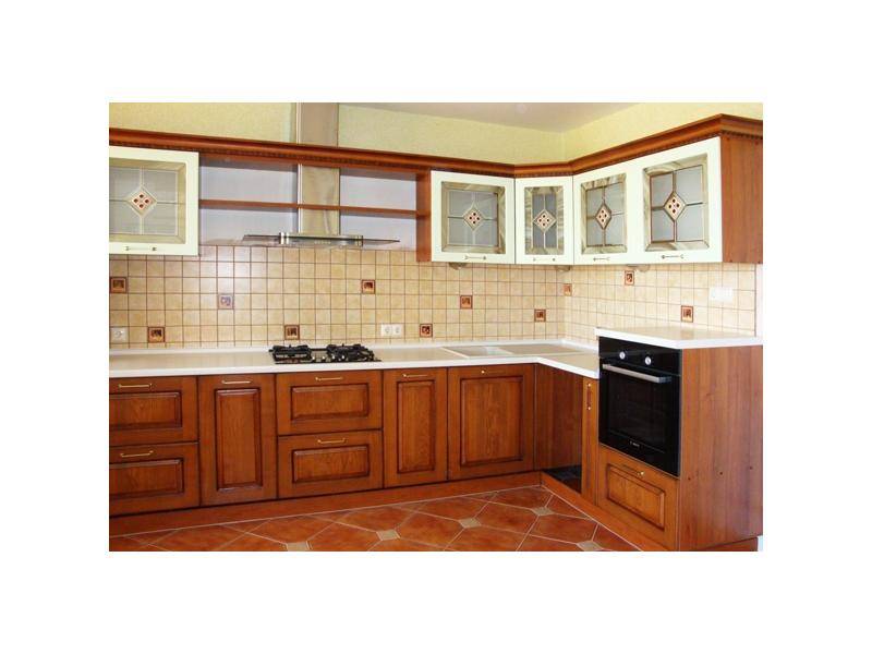 классическая угловая кухня в Нижневартовске