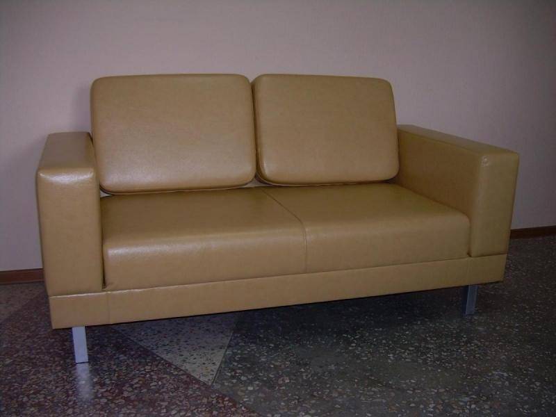 прямой коричневый диван 4 в Нижневартовске