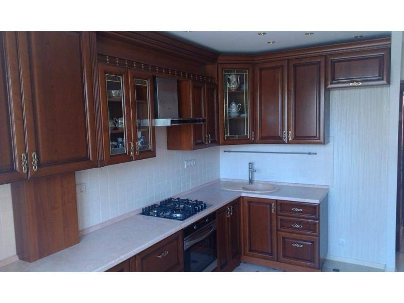 угловая кухня из массива в Нижневартовске