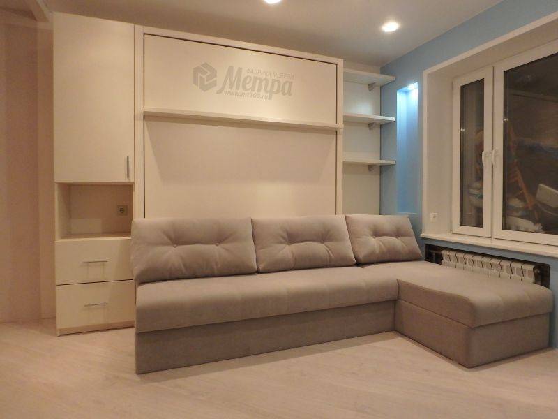 угловой диван кремовый и шкаф-кровать в Нижневартовске