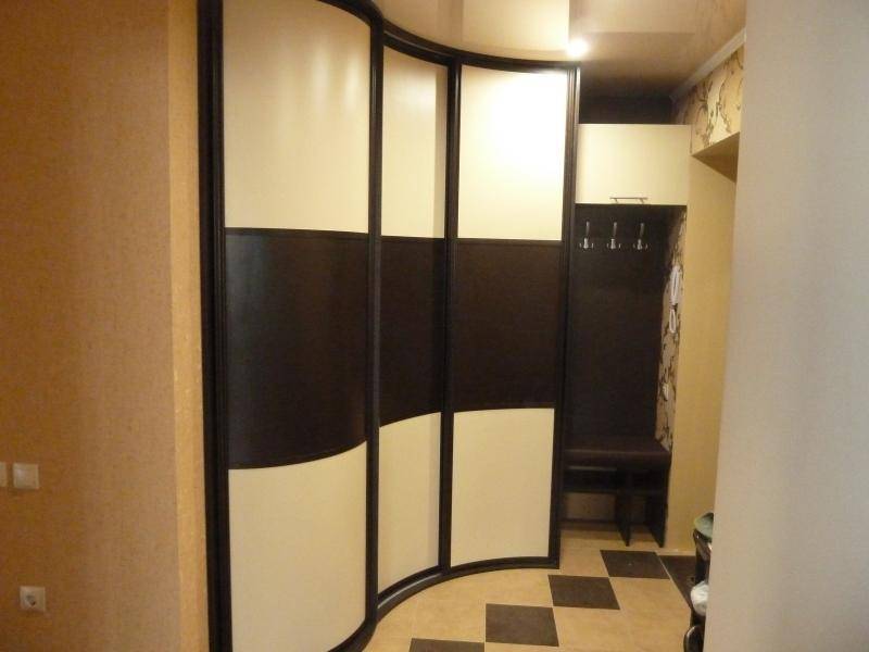 радиусный шкаф-купе в прихожую в Нижневартовске