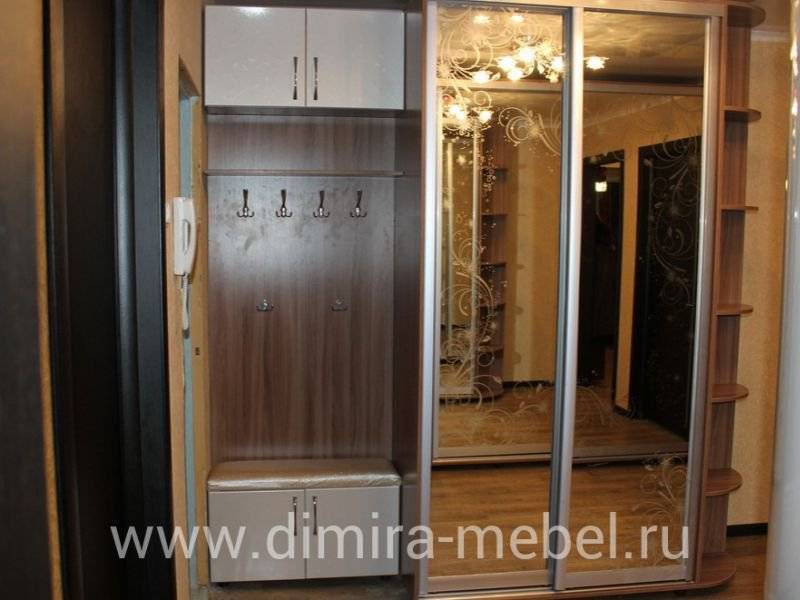 прихожая со шкафом-купе в Нижневартовске