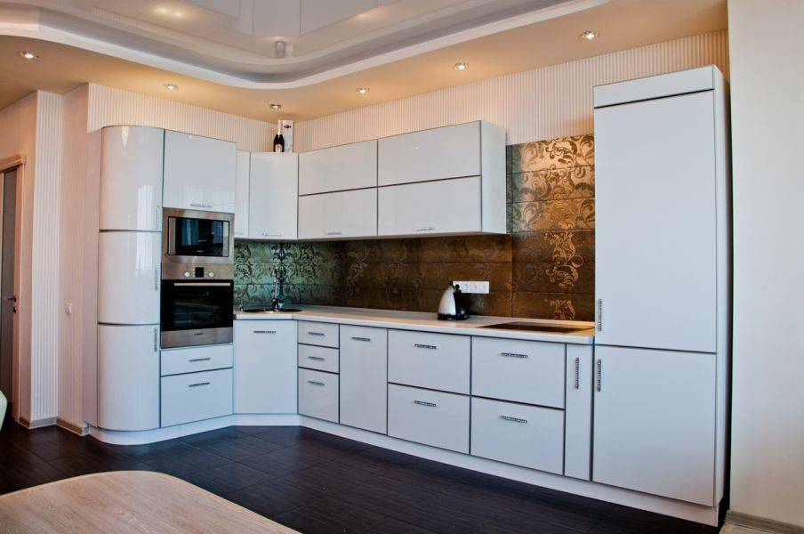 угловая белая кухня в Нижневартовске