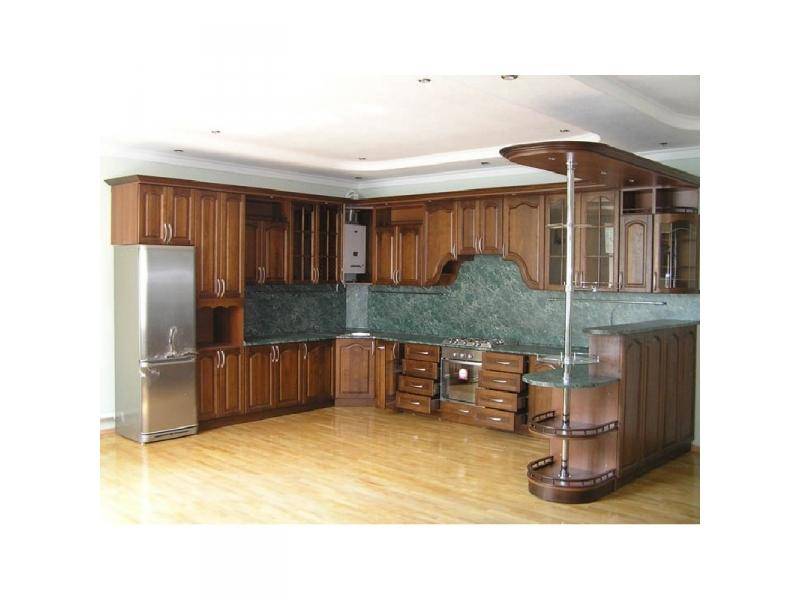 кухонный гарнитур угловой массив в Нижневартовске