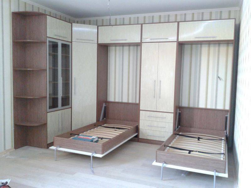 угловая стенка с двумя откидными кроватями в Нижневартовске