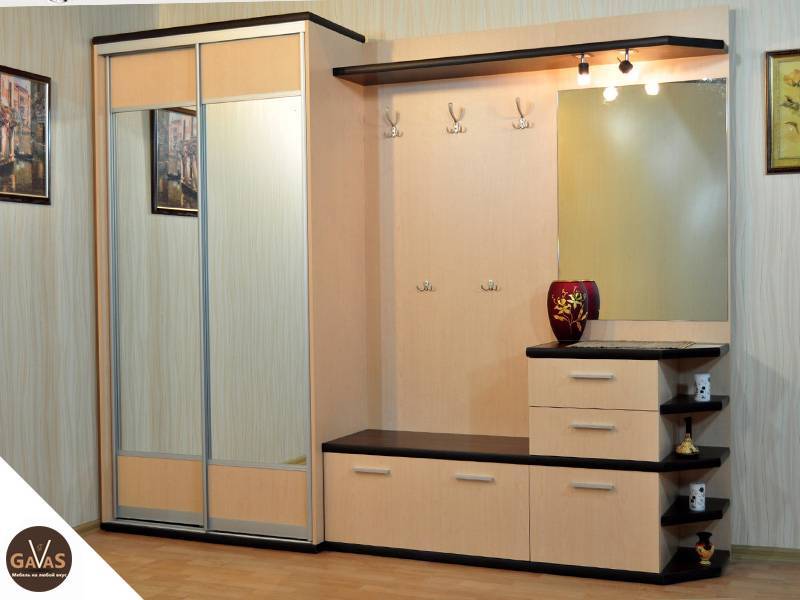 прихожая п-2 в Нижневартовске