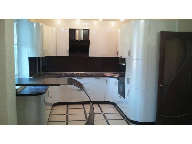 кухня с фасадами из пластика в Нижневартовске