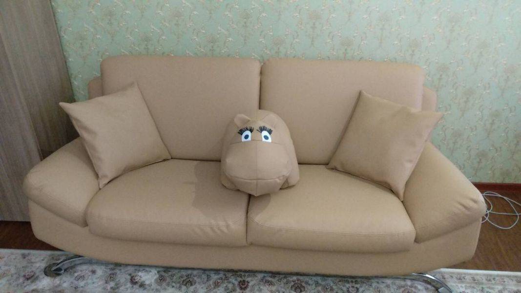 светлый прямой диван в Нижневартовске