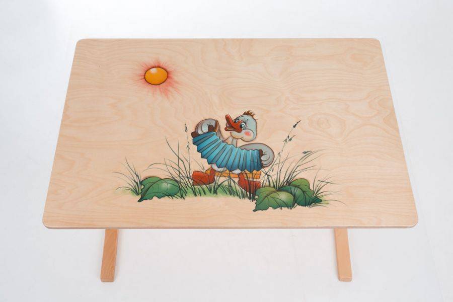 стол детский в Нижневартовске