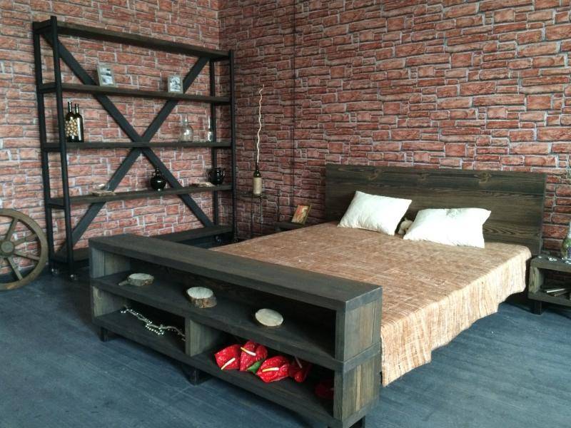 кровать двухспальная из массива сосны в Нижневартовске