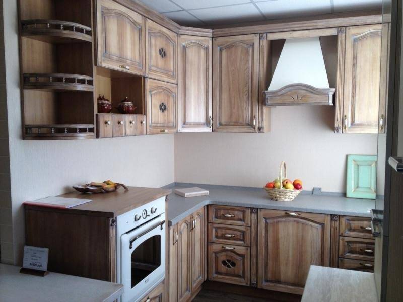 кухня из массива ясеня с двойной патиной в Нижневартовске