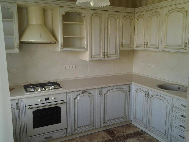 угловая классическая в Нижневартовске