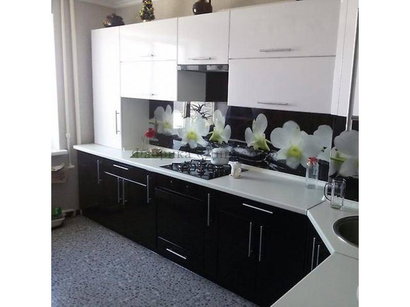 черно-белая кухня в Нижневартовске