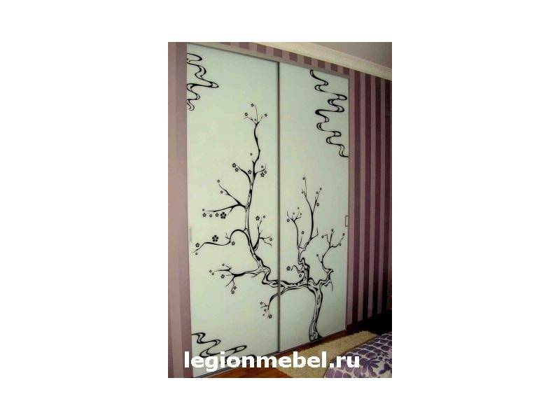 шкаф-купе с витражом в Нижневартовске