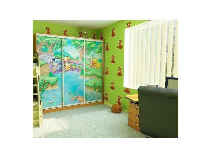 яркий шкаф-купе в детскую вини пух в Нижневартовске