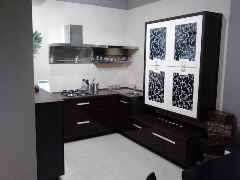 современная угловая кухня в Нижневартовске