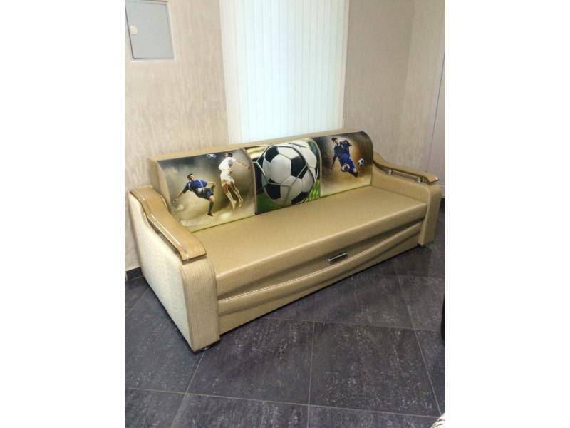 светлый диван с фотопечатью в Нижневартовске