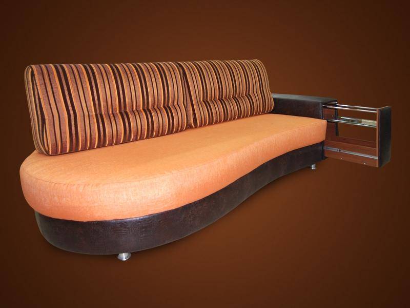 диван презент с выдвижной полкой в Нижневартовске