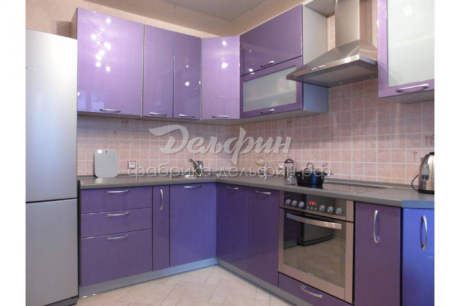 угловая сиреневая кухня в Нижневартовске