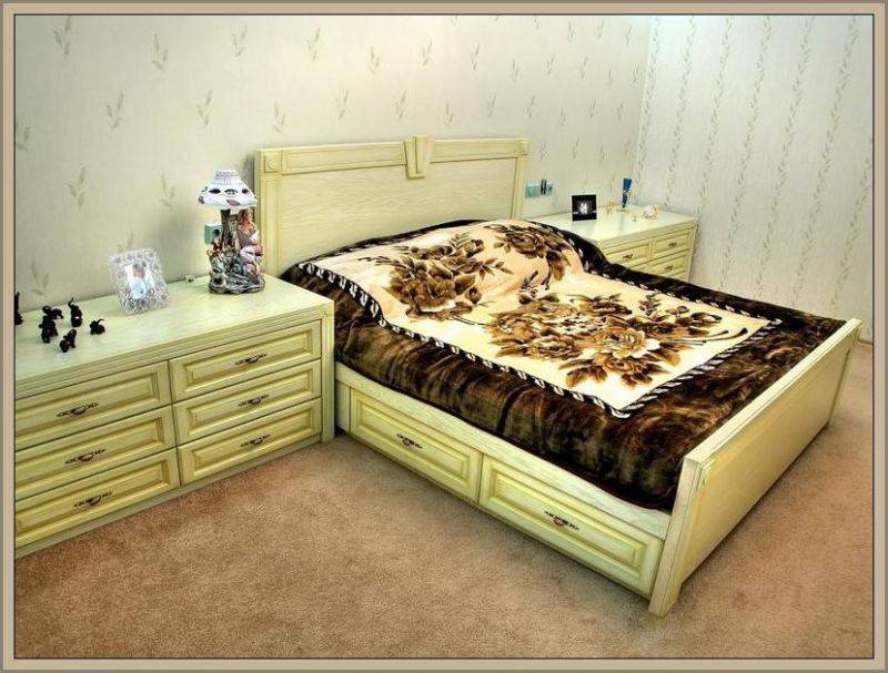 спальный гарнитур из дерева в Нижневартовске