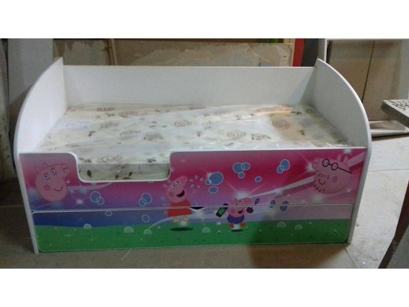 детская кровать с выдвижным ящиком в Нижневартовске