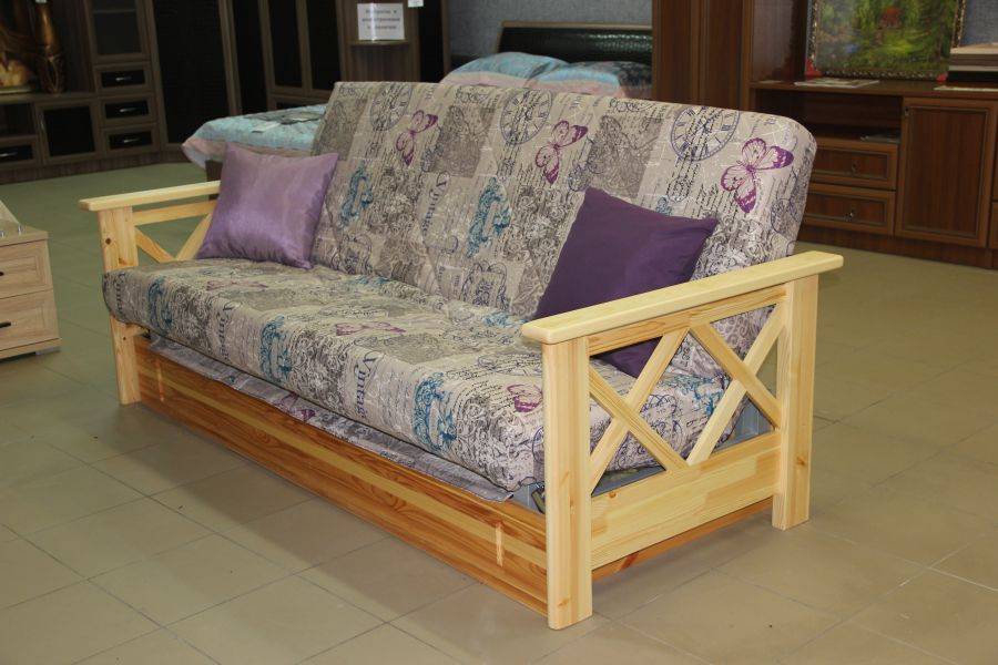 диван с каркасом из натурального дерева в Нижневартовске