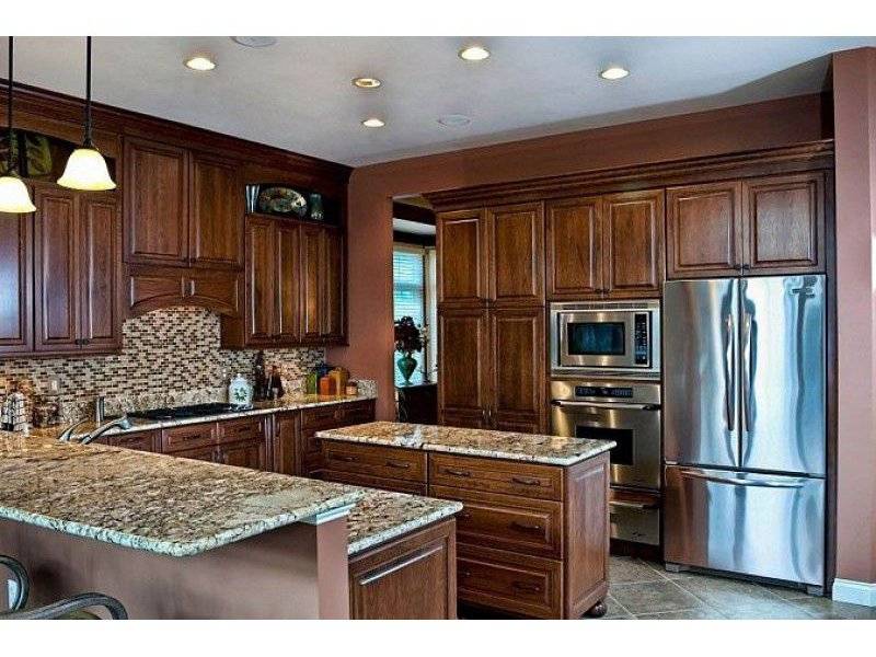 классическая кухня из массива ясеня арт 001 в Нижневартовске