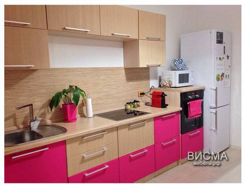 прямая бежево-розовая кухня в Нижневартовске