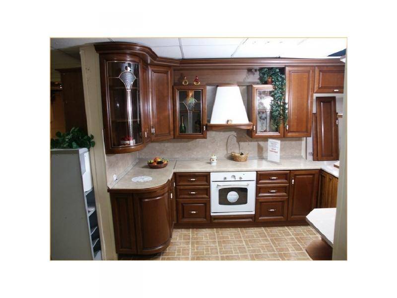 кухонный гарнитур угловой массив в Нижневартовске