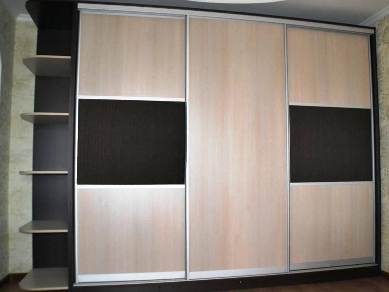 вместительный прямой шкаф-купе рада в Нижневартовске