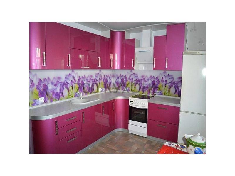 розовая угловая кухня в Нижневартовске