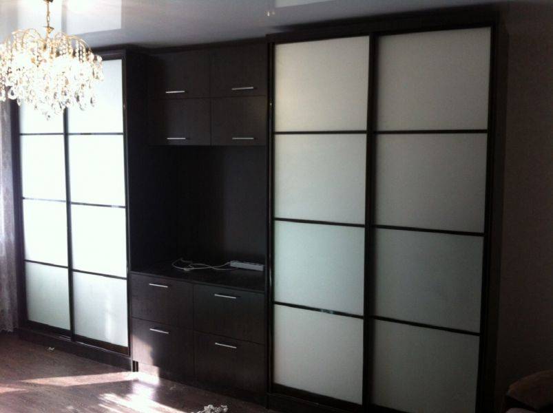 шкаф-купе в гостинную с тумбой под тв в Нижневартовске