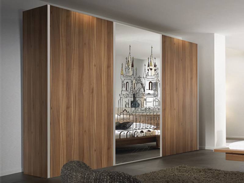 шкаф-купе бизнес с витражами в Нижневартовске