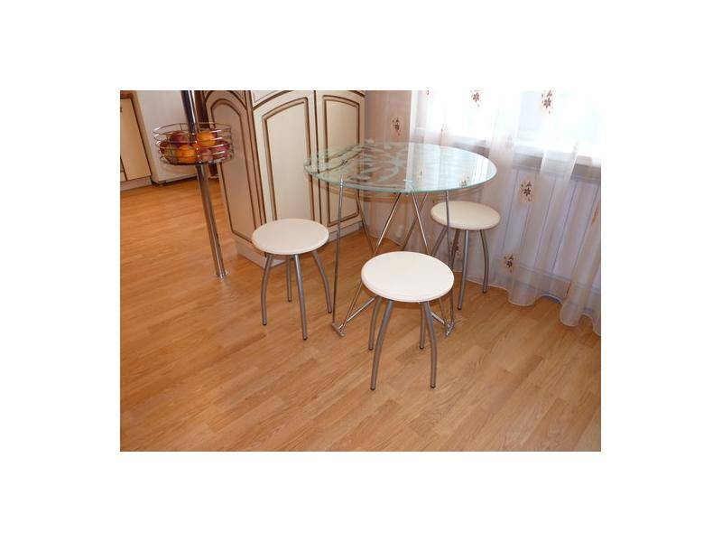 стол стеклянный обеденный в Нижневартовске