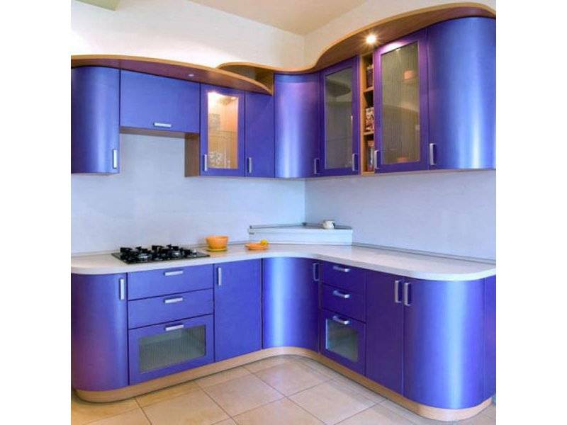 угловая кухня с плавными фасадами в Нижневартовске