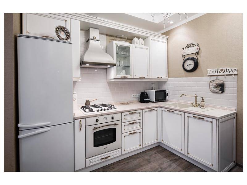 кухонный гарнитур береза цвет белый-патина золото в Нижневартовске