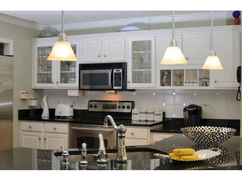 кухня классическая с фрезерованными фасадами мдф в эмали в Нижневартовске