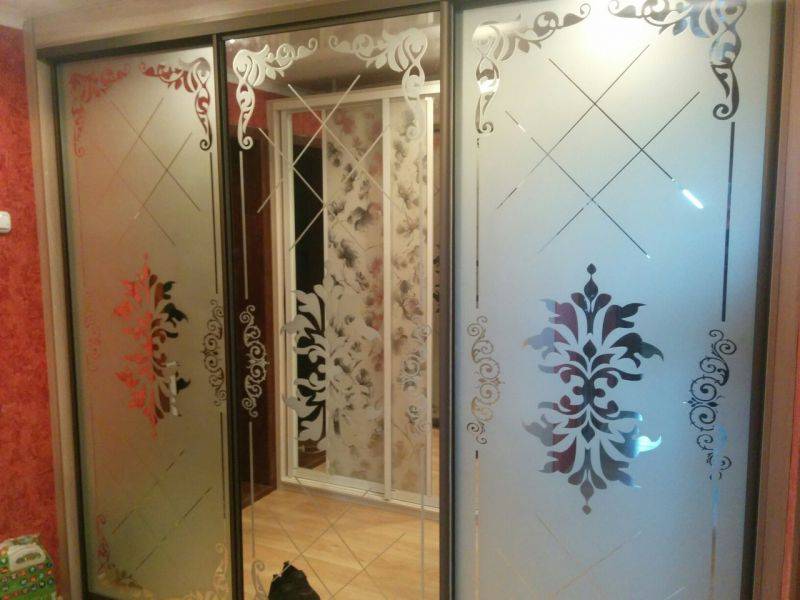 красивый шкаф-купе в прихожую в Нижневартовске