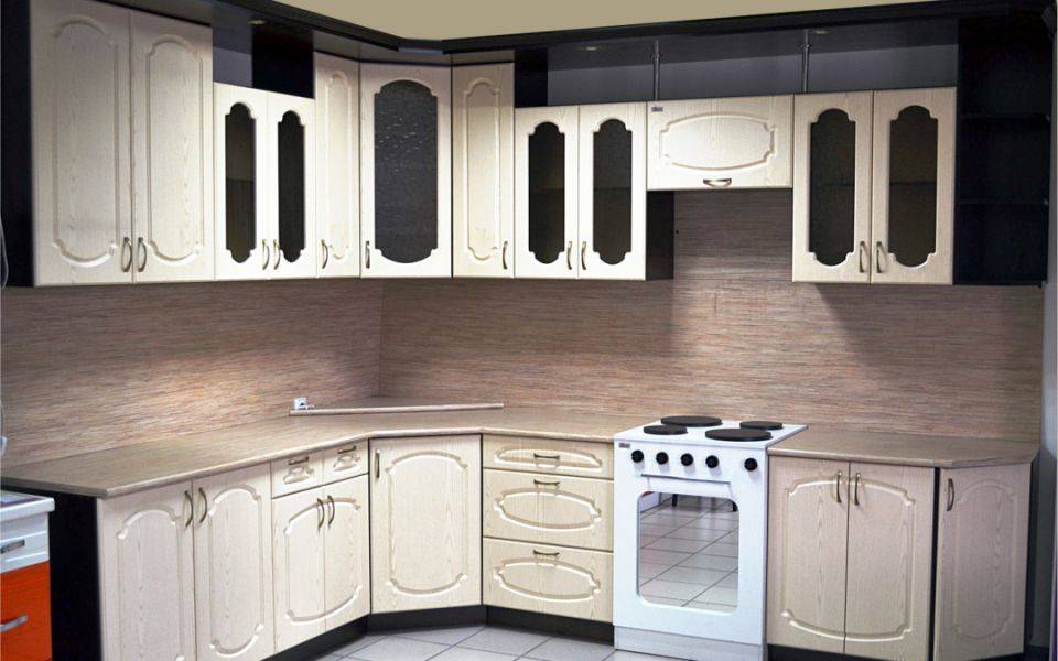 угловая функциональная кухня мария в Нижневартовске