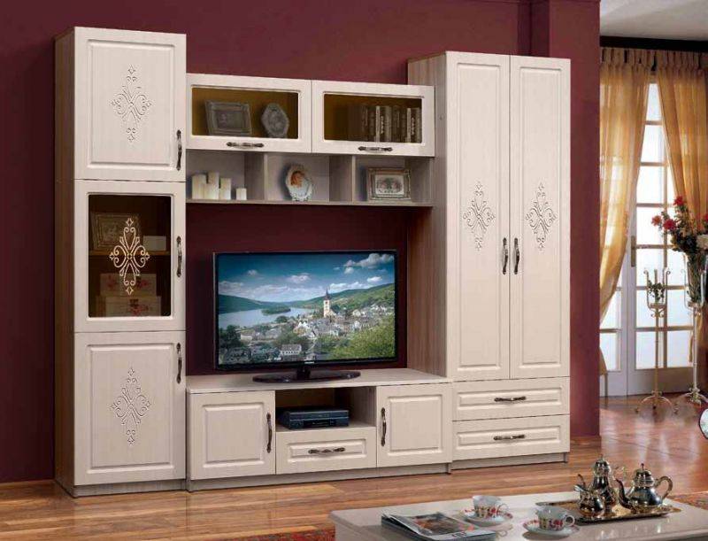 горка 24 в гостиную в Нижневартовске