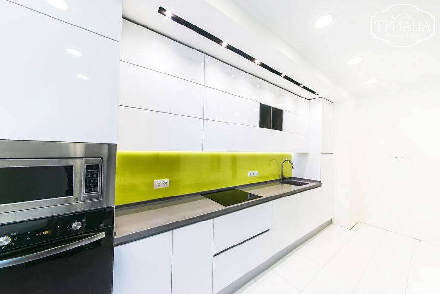 прямая белая кухня в Нижневартовске