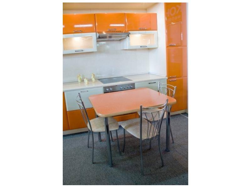 стол с врезным кантом в Нижневартовске