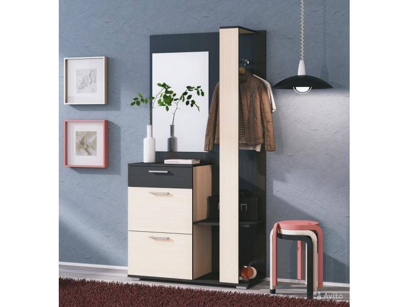 небольшая модель прихожей в Нижневартовске