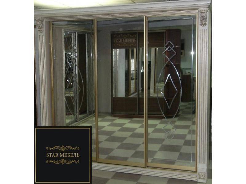 шкаф-купе 3 створки с зеркалом в Нижневартовске