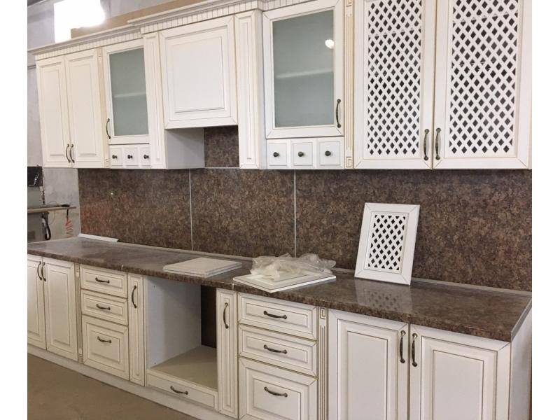 классическая белая кухня в Нижневартовске