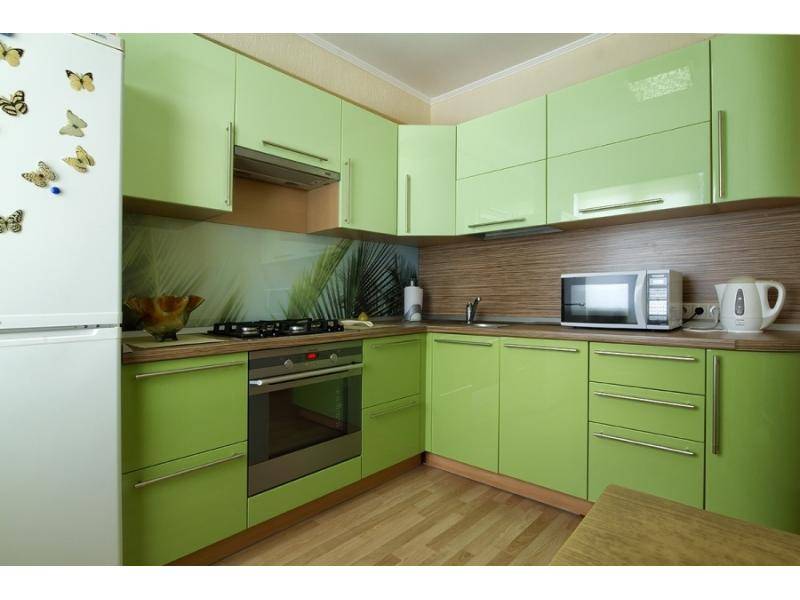 угловая зеленая кухня модерн в Нижневартовске